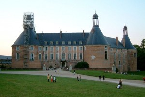 Le château de Saint-Fargeau situé sur la commune de Saint-Fargeau dans le département de l'Yonne, en région Bourgogne