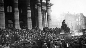 Manifestations sur les marches de la Bourse à Paris, 6 février 1934