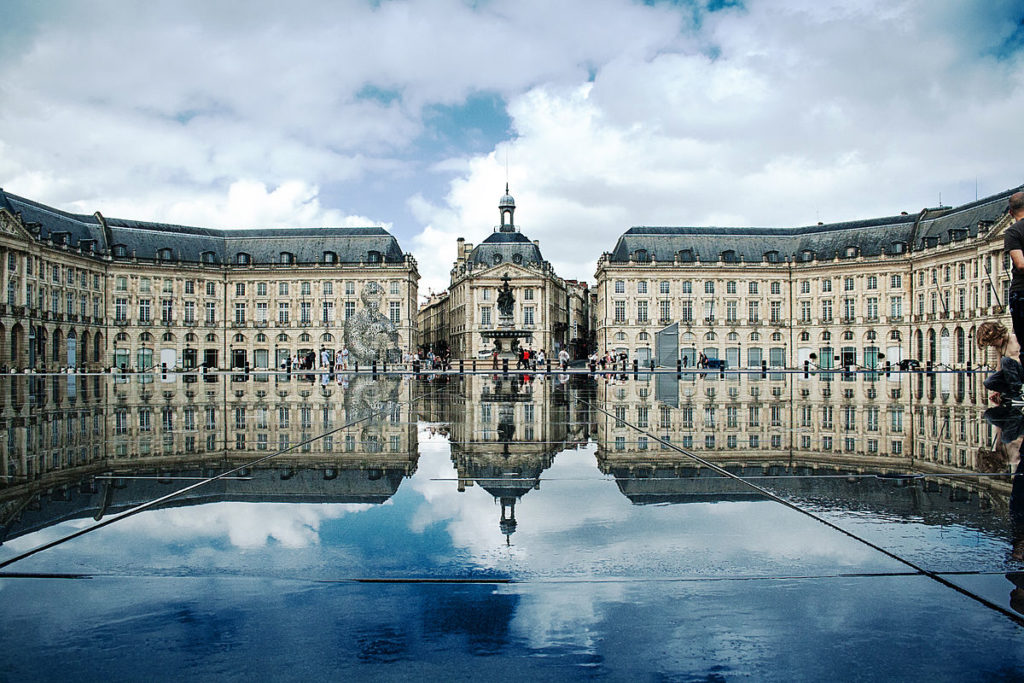 Bordeaux, Place de la Bourse. Travail personnel Xellery. Wikipedia.